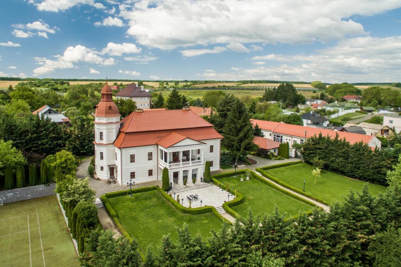 Am Kastiel Penzion Rimavská Sobota Buitenkant foto